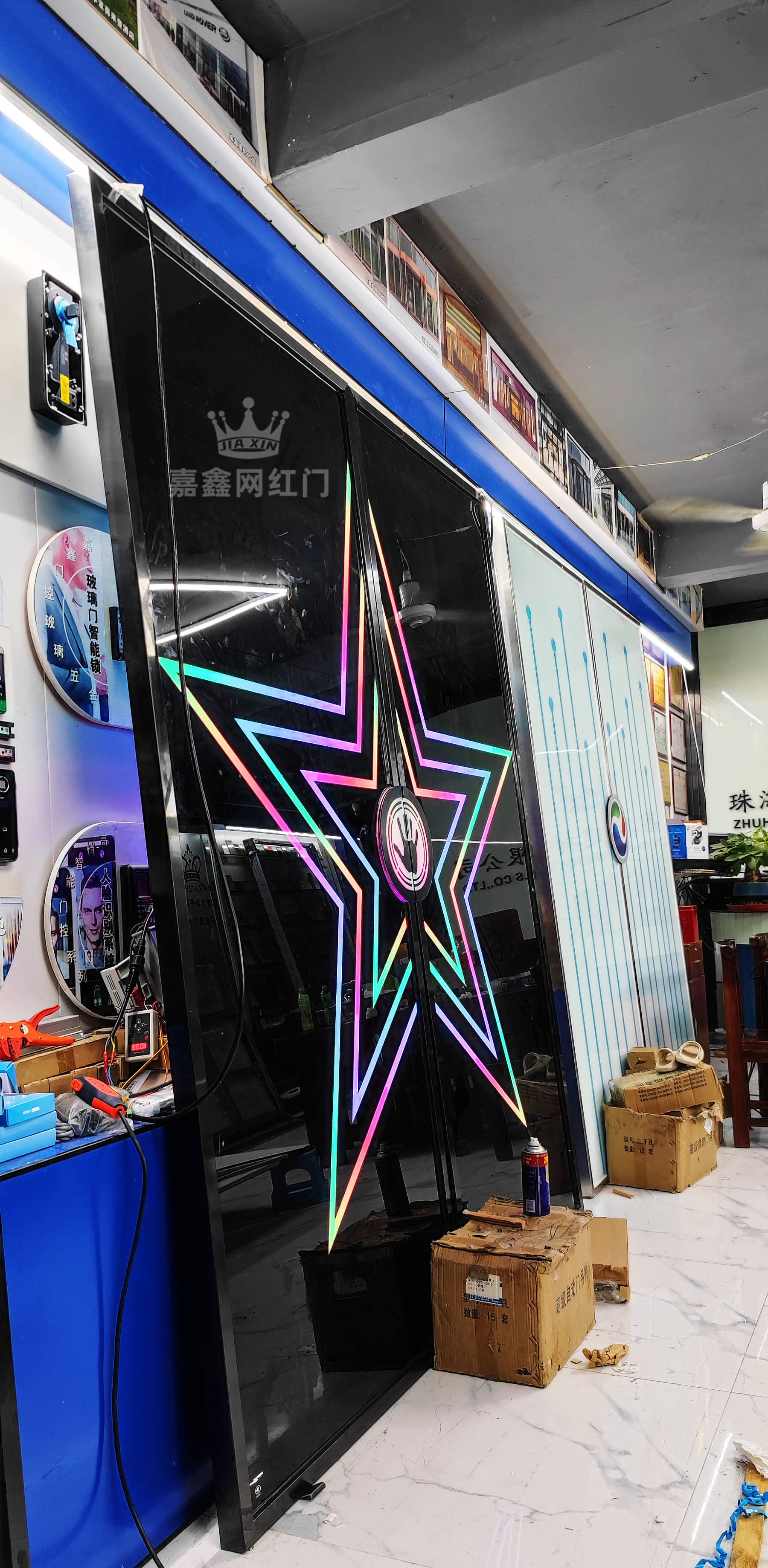 感应发光门设计