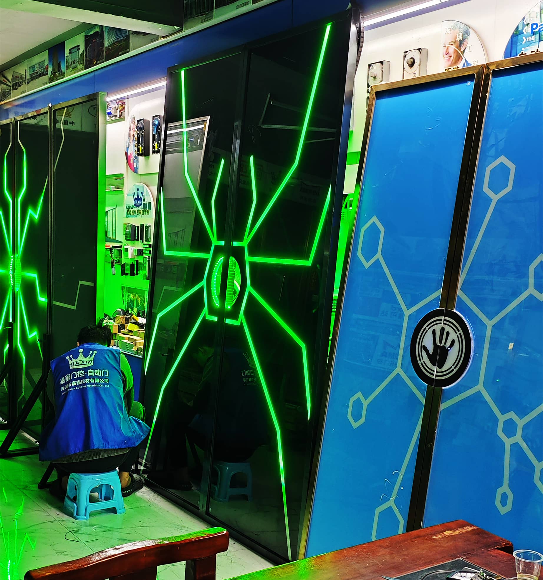 梦幻科技门 网红感应门 定制厂家