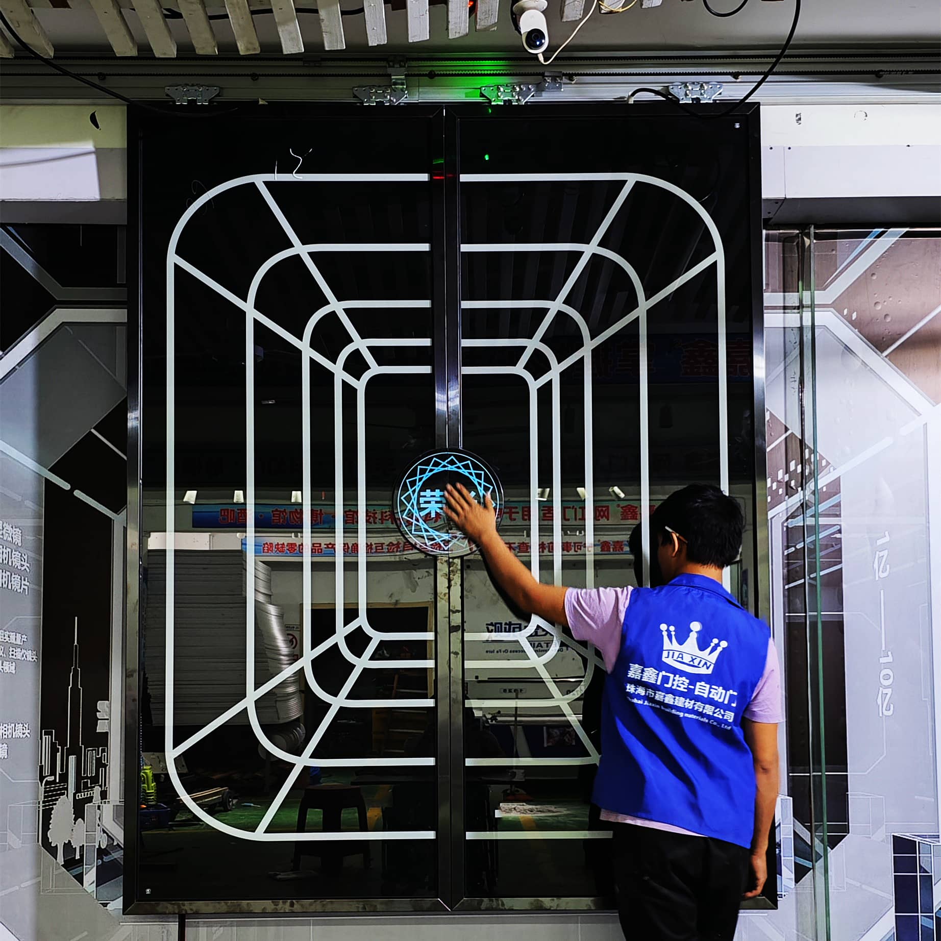 网红展厅灯光门设计 掌纹触控门定制